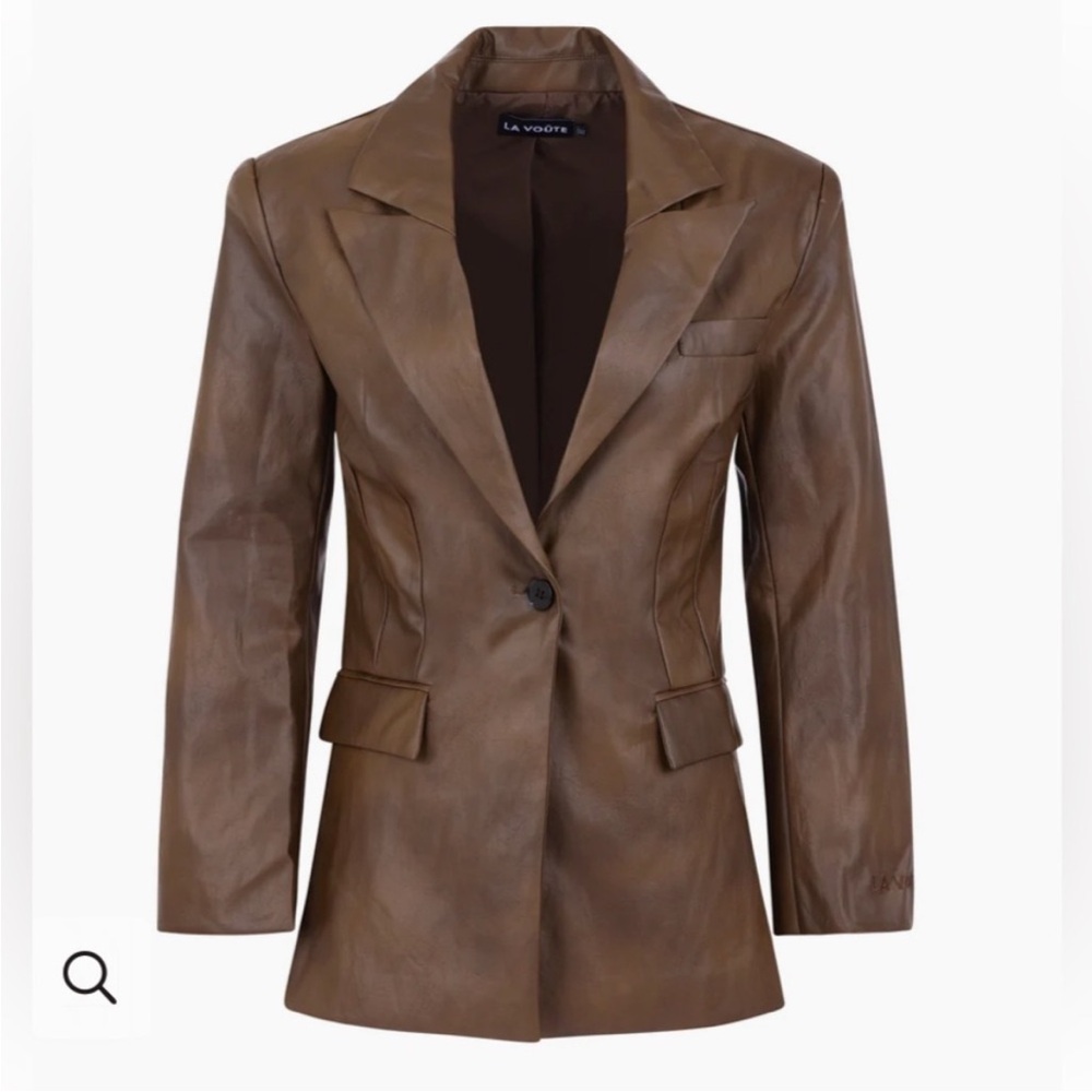 Brown Leather Blazer with Notched Lapels and Tailored Fit